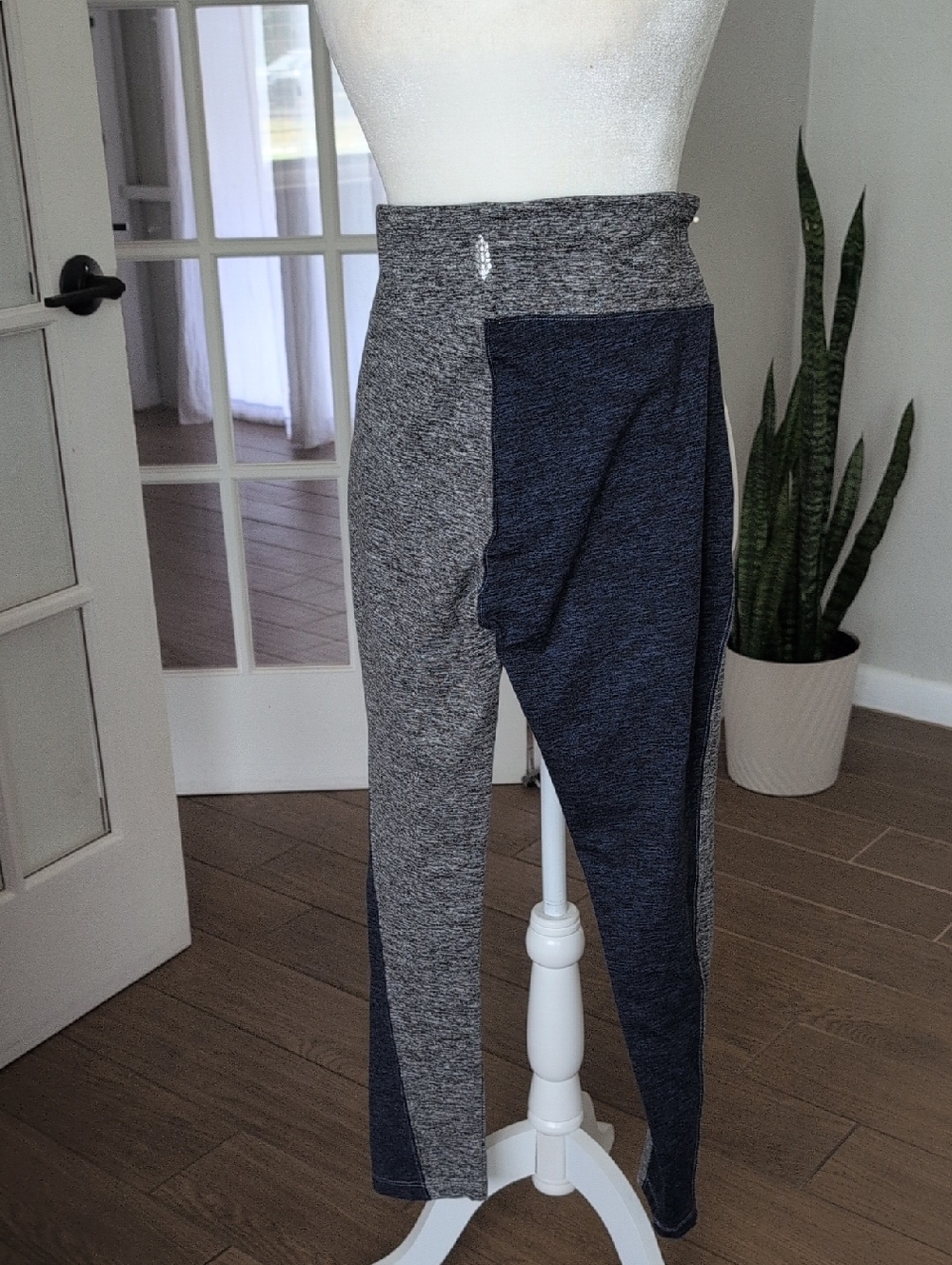 Free People Movement Boro Color block Leggings Medium - Picture 5 of 8